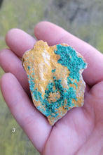 Load image into Gallery viewer, Malachite on Quartz