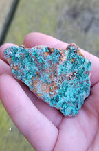 Load image into Gallery viewer, Malachite on Quartz