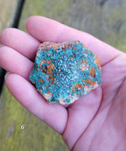 Load image into Gallery viewer, Malachite on Quartz