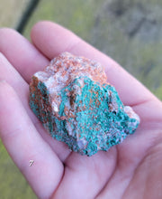 Load image into Gallery viewer, Malachite on Quartz