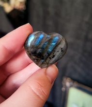 Load image into Gallery viewer, Labradorite Heart