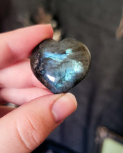 Load image into Gallery viewer, Labradorite Heart
