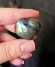 Load image into Gallery viewer, Labradorite Heart