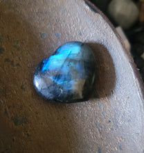 Load image into Gallery viewer, Labradorite Heart