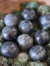 Load image into Gallery viewer, Labradorite Sphere