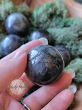 Load image into Gallery viewer, Labradorite Sphere