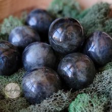 Load image into Gallery viewer, Labradorite Sphere