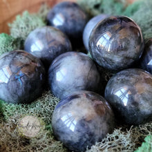 Load image into Gallery viewer, Labradorite Sphere