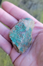 Load image into Gallery viewer, Malachite on Quartz
