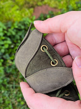 Load image into Gallery viewer, Small Leather Leaf Trinket Bag
